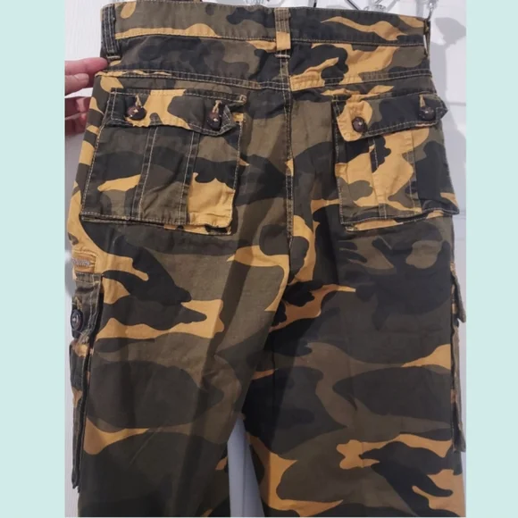 END 30-APR | Camouflage Cargo Men Pants - Picture 3 of 7